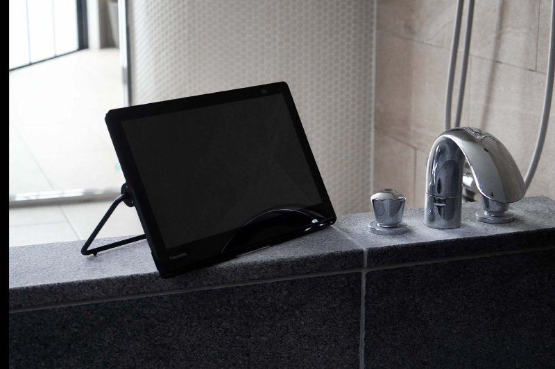 レクー沖縄北谷スパ　ポータブルテレビ