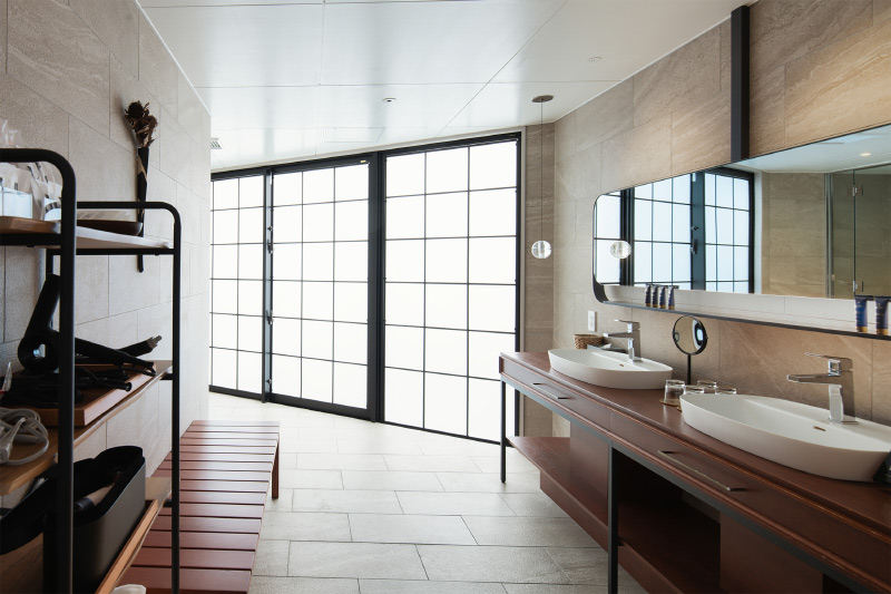 レクー沖縄北谷スパ　ダイヤモンドスイートの洗面所