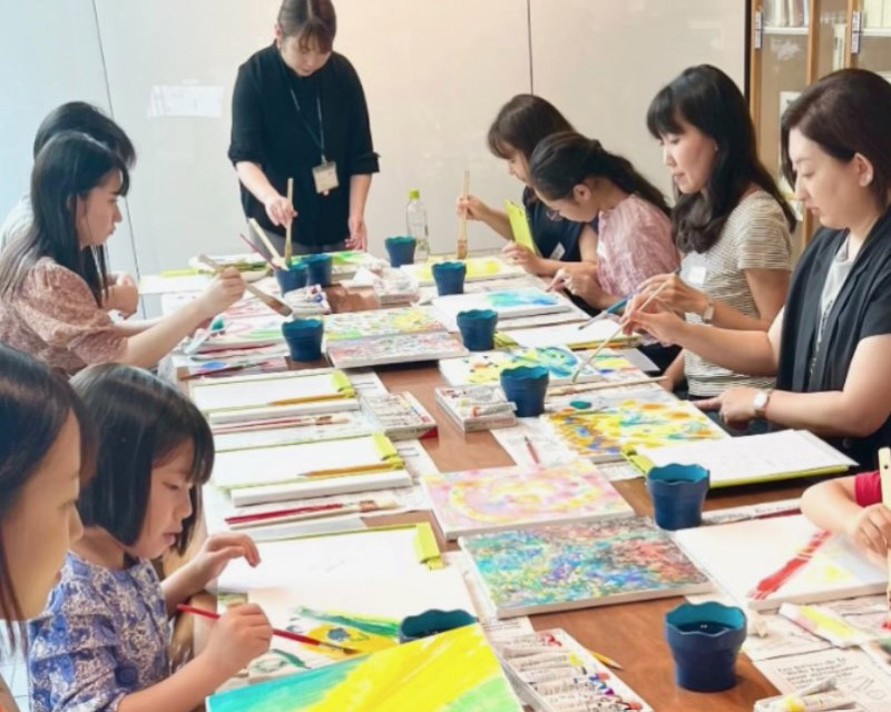 ヨックモックミュージアムで開催されているワークショップの様子