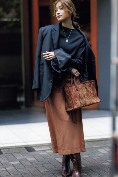 【12/2のコーデ】シンプルなのに女っぽい♡ 甘めトップスでつくる大人フェミニン