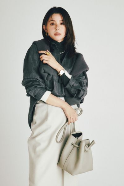 【12/5のコーデ】端正な柄アイテムこそ、都会的“デキる女”の最適解