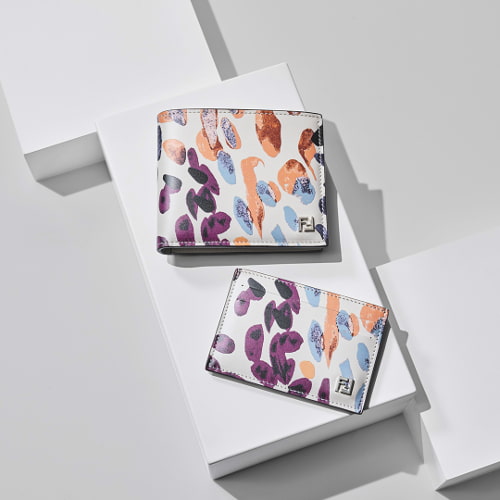 「バタフライ」プリントの財布とカードケース