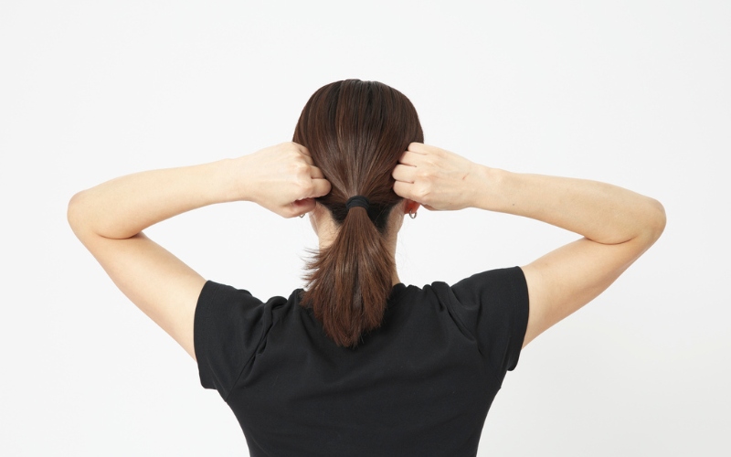 二重あご対策：後頭部ほぐし