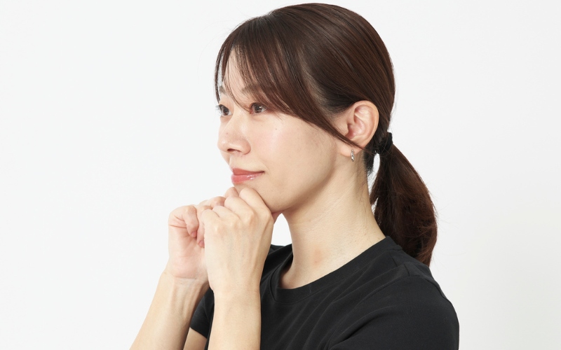 二重あご対策：マッサージ①