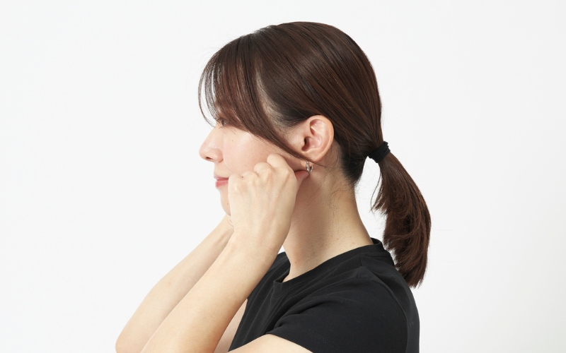 二重あご対策：マッサージ②