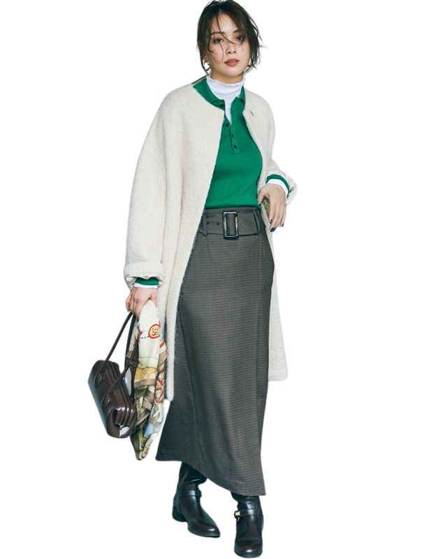 ノーカラーコート×グリーンポロニット×シアータートル