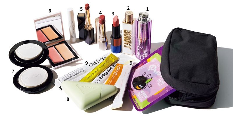 美容エディター 安井千恵さん　ポーチの中身