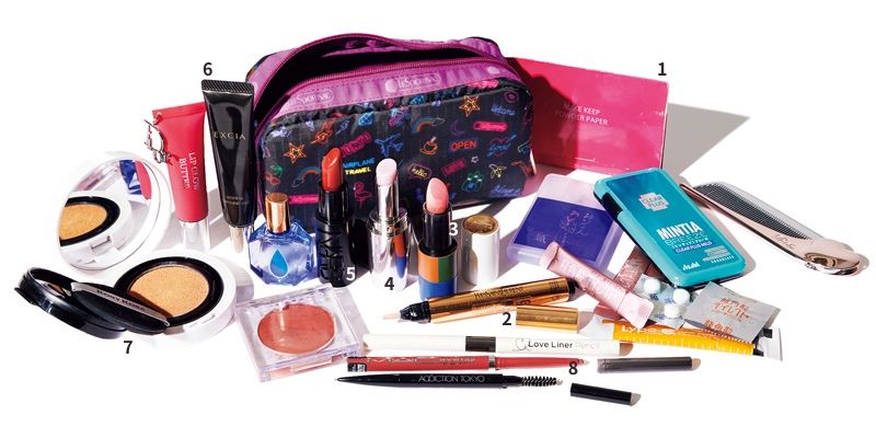 Oggi副編集長 山梨智子　ポーチの中身