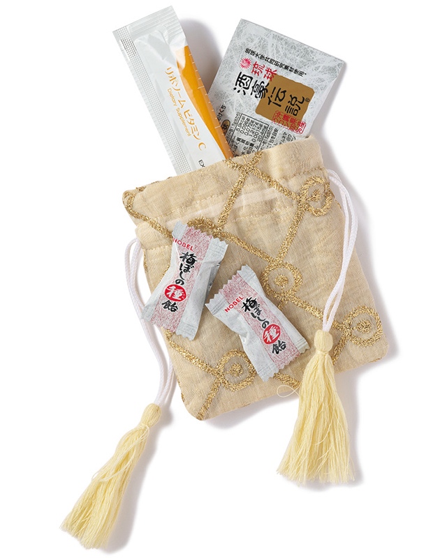 エディター 大椙麻未さん　ポーチの中身