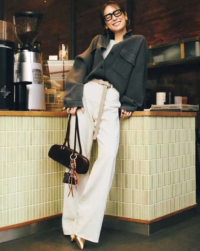 チャコールグレージャケット×ハイウエストパンツ