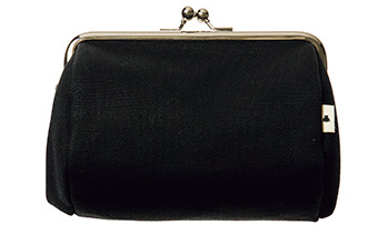 谷 桃子さん　ポーチ