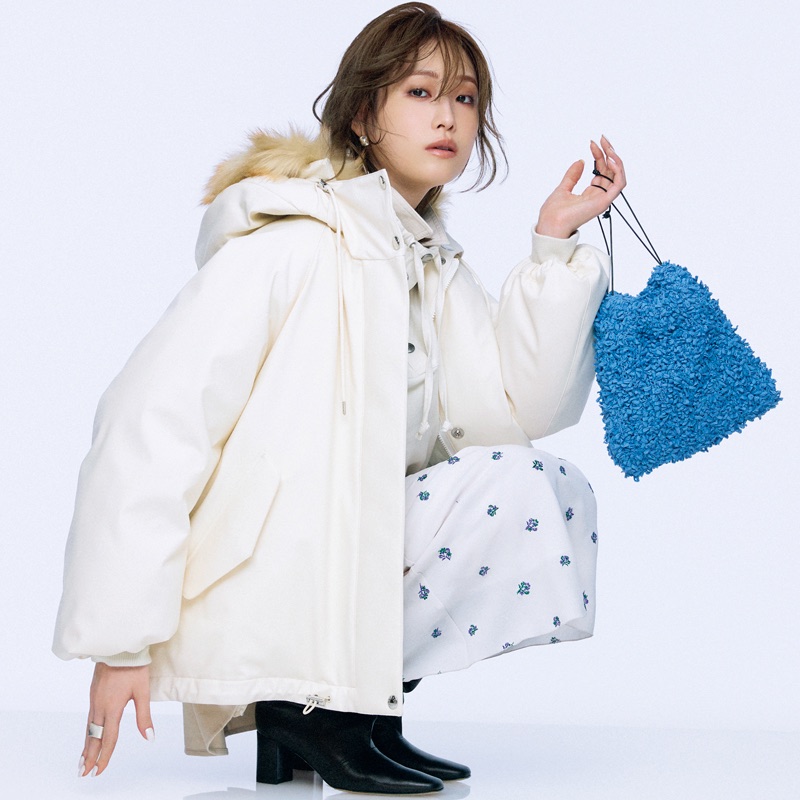 ボリュームアウター×アノラック×花柄スカート