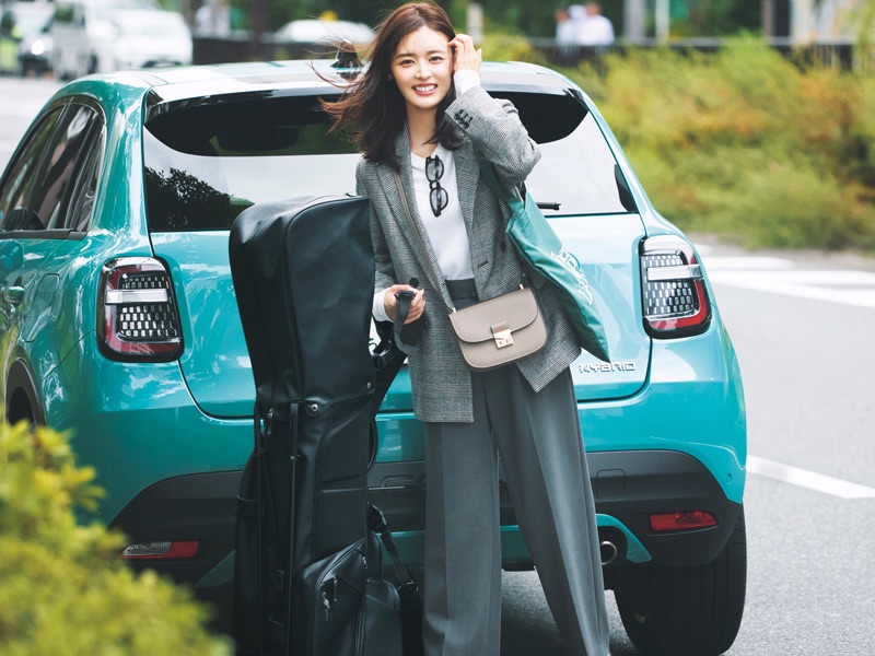 チェック柄ジャコット×白T×タックパンツ