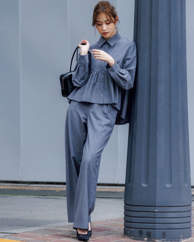 ペプラムブラウス×パンツセットアップ