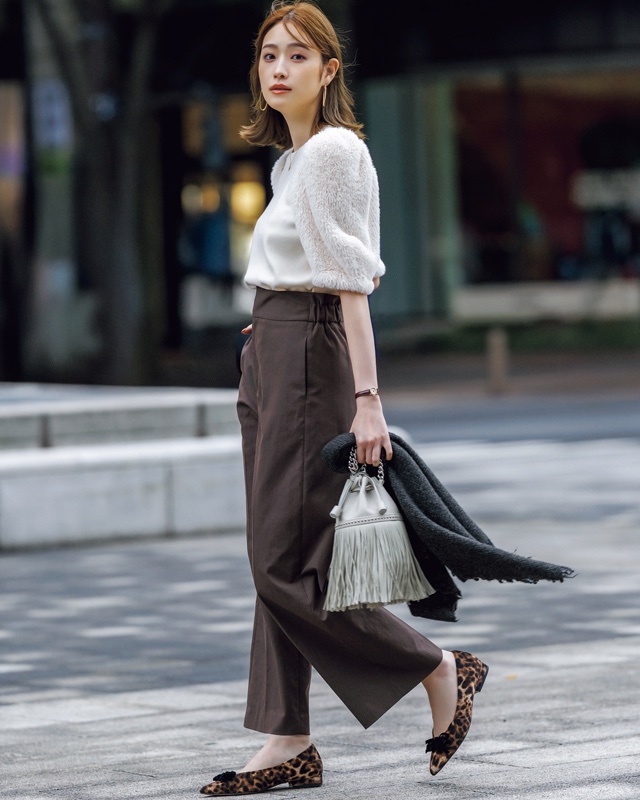 もこもこニット×ブラウンパンツ