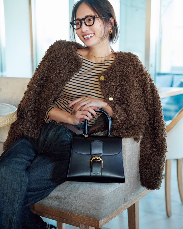 プードルファージャケット×ボーダートップス×デニムパンツ