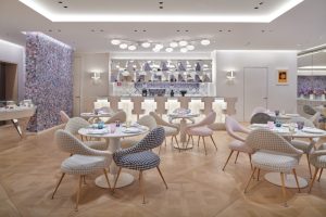 圧倒的な贅沢空間♡ CAFÉ DIOR 「カフェ ディオール by アンヌ=ソフィー・ピック ギンザ」はアラカルトも要チェック! | Oggi.jp