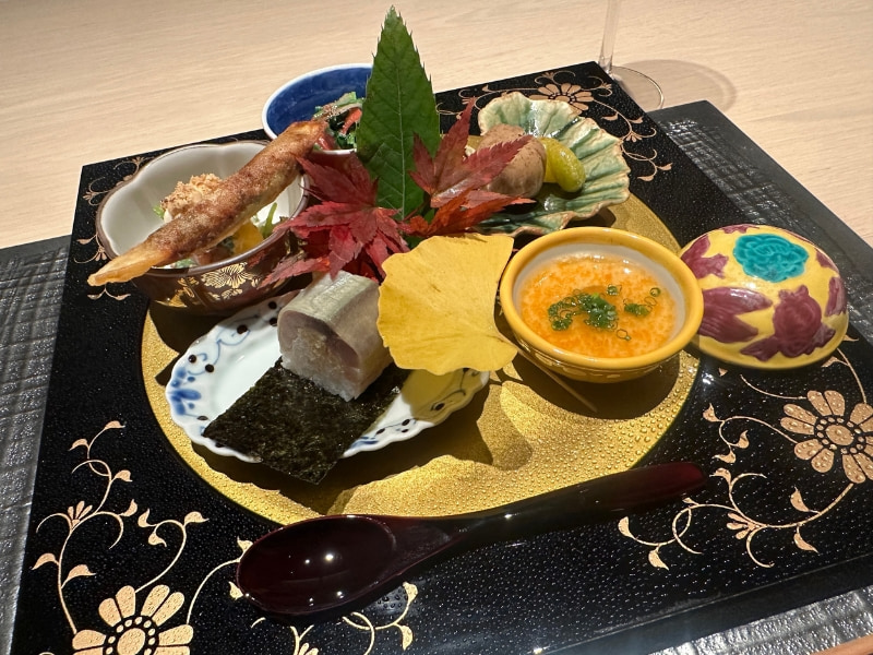 豪華な料理の写真