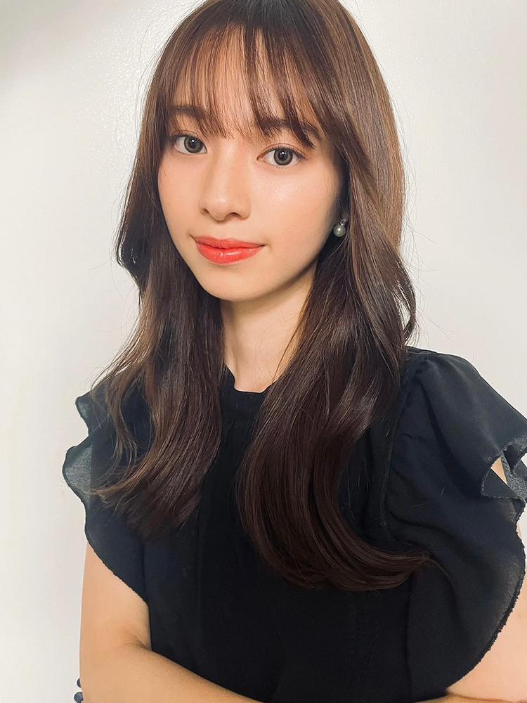 顔まわりレイヤーの軽やかロング