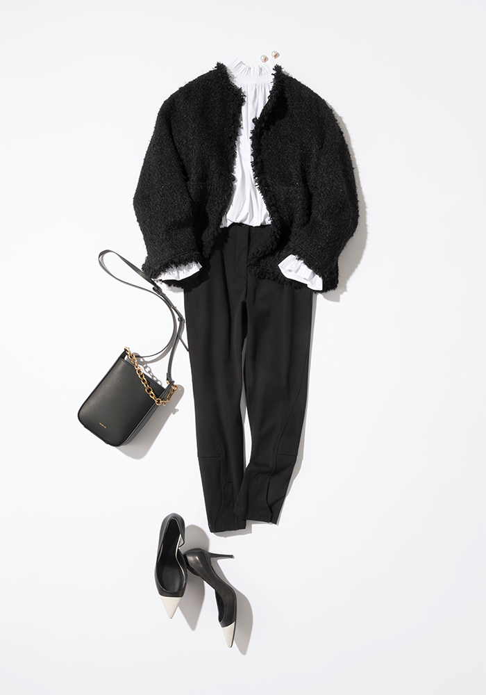 黒ツイードジャケット×白ブラウス×黒パンツ