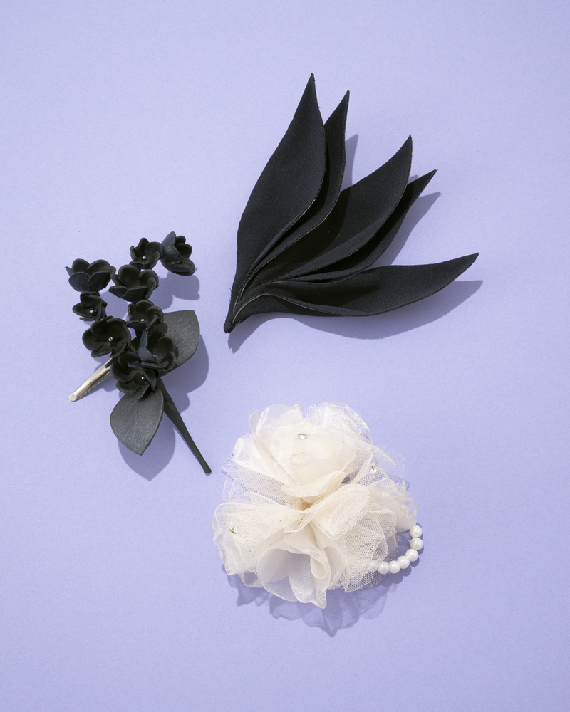 「コサージュ」は甘さを抑えた大人めデザインを選んで