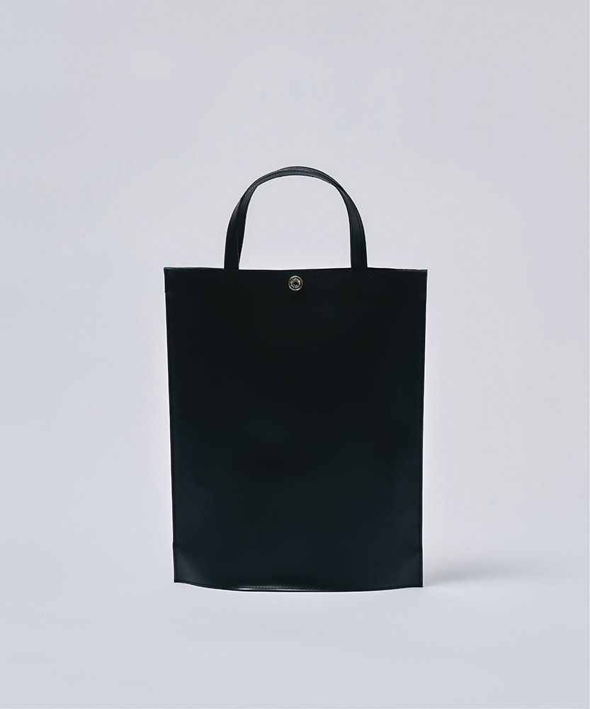 黒い縦型トートバッグ