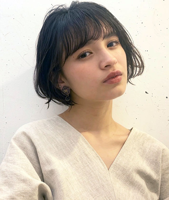 ふんわりパーマの大人かわいいショートボブ