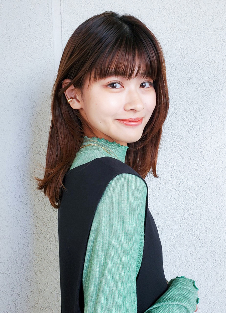 スタイリング楽々！ ワイドバングのセミロング