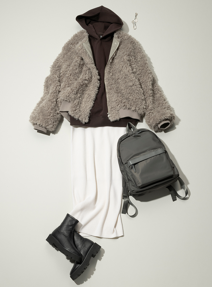 ボアブルゾン×フーディのコーデ