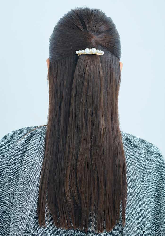 夜会巻き風ハーフアップ バックスタイル