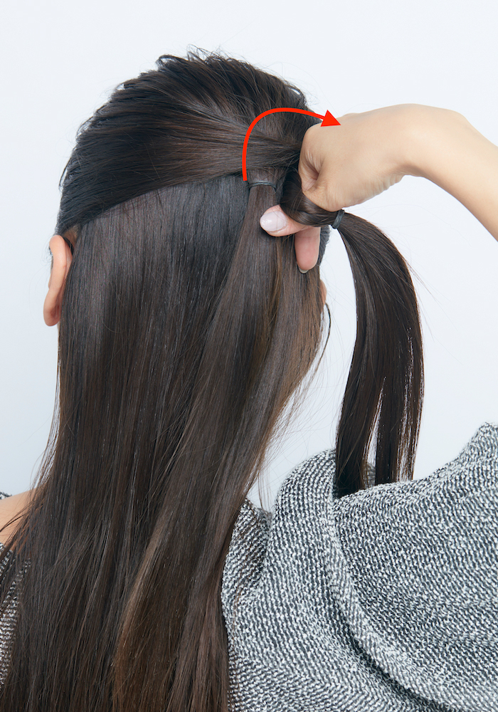 ハーフアップをねじる