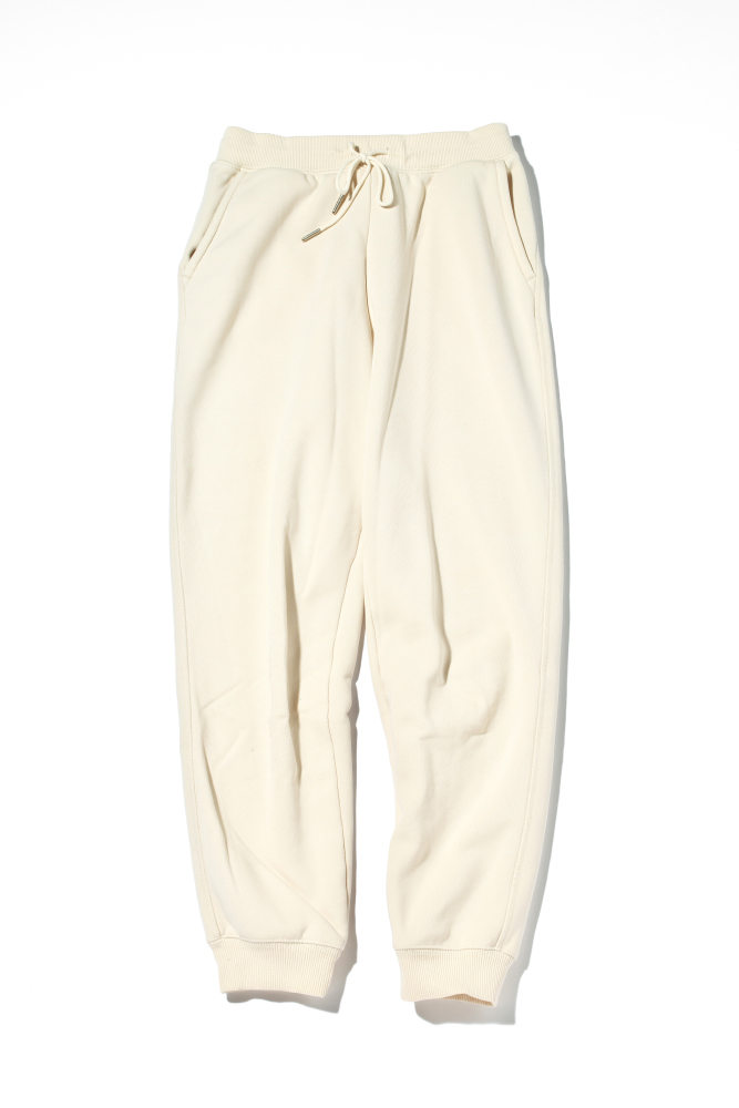 ユニクロの白スエットボアパンツ
