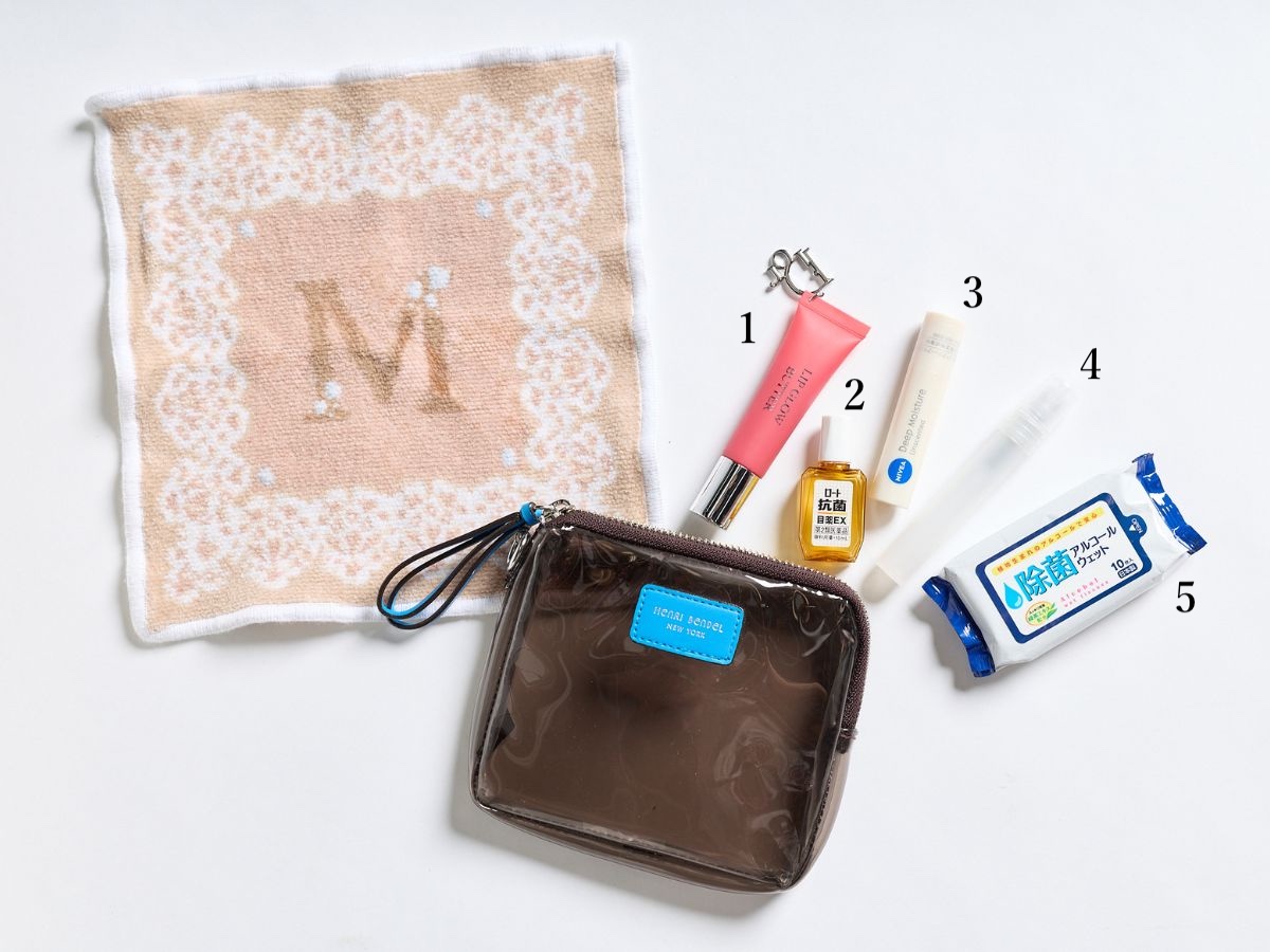 ポーチの中身　フェイラー　ディオール