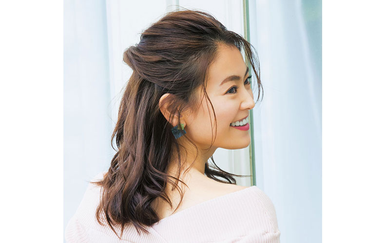 フェミニンなくるりんぱハーフアップ