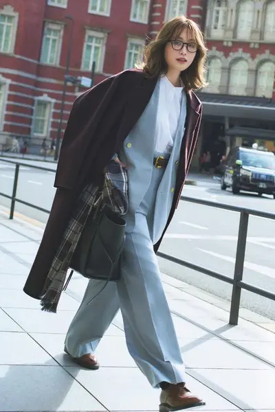 【1/7のコーデ】セットアップ×ストライプ柄シャツで、年始らしい華やかさを！