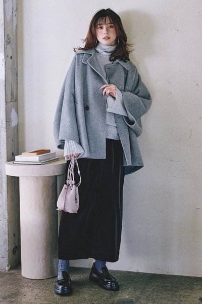 【1/8のコーデ】フェミニン、だけどかっこいい。すっきりシャープなスカートコーデ