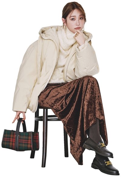 【1/25のコーデ】休日のダウンスタイルは足元から品よく華やいで♡