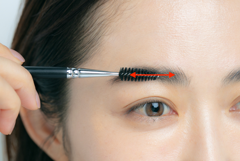 頑張りすぎないきちんと眉の描き方