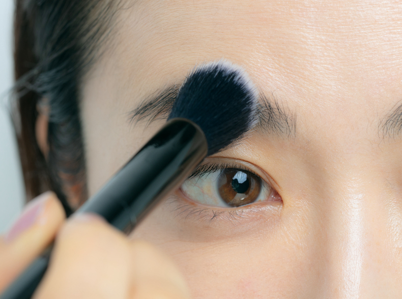 頑張りすぎないきちんと眉の描き方