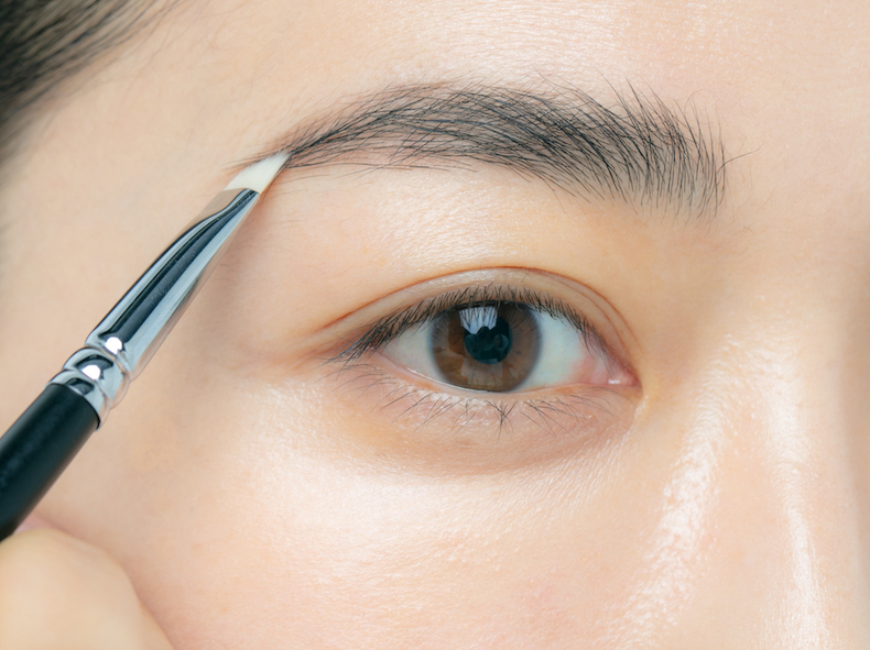 頑張りすぎないきちんと眉の描き方