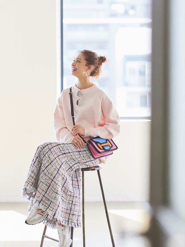 【5】ツイードスカート×ピンクスウェット