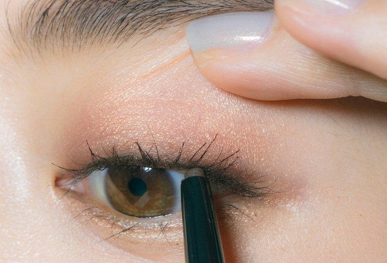 優しげなのに凛々しい目元