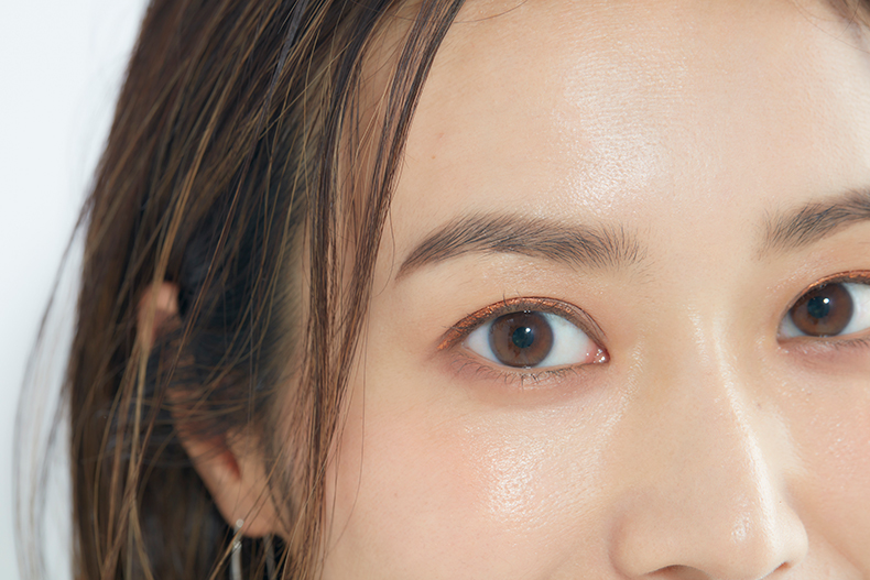 シャキッと若々しい明るい目元を作る