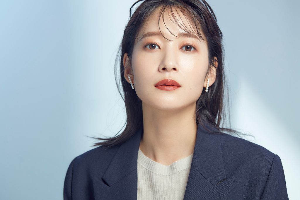 アイメイクは全部同じ！ リップだけで3パターンの印象に早変わり