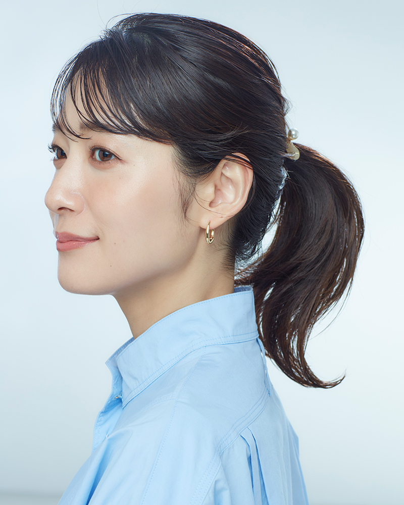 ハンサムな耳上ポニーテールの写真