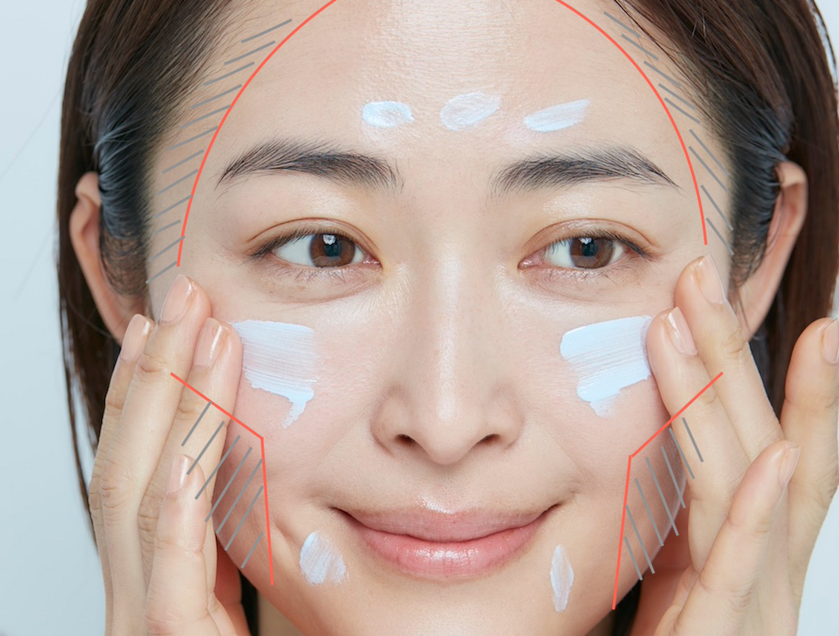 透明感を出そうとすると白浮きする→寒色カラーをベースメイクに仕込んで