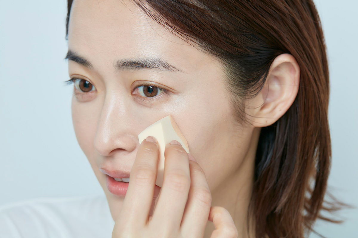 肌がしぼんでお疲れ顔に見える→乾燥対策でツヤ肌を死守