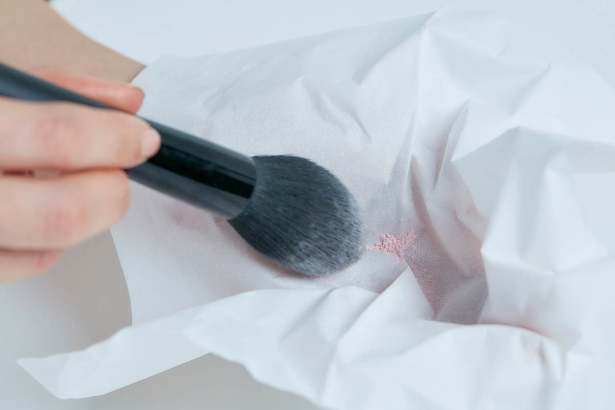 肌がしぼんでお疲れ顔に見える→乾燥対策でツヤ肌を死守