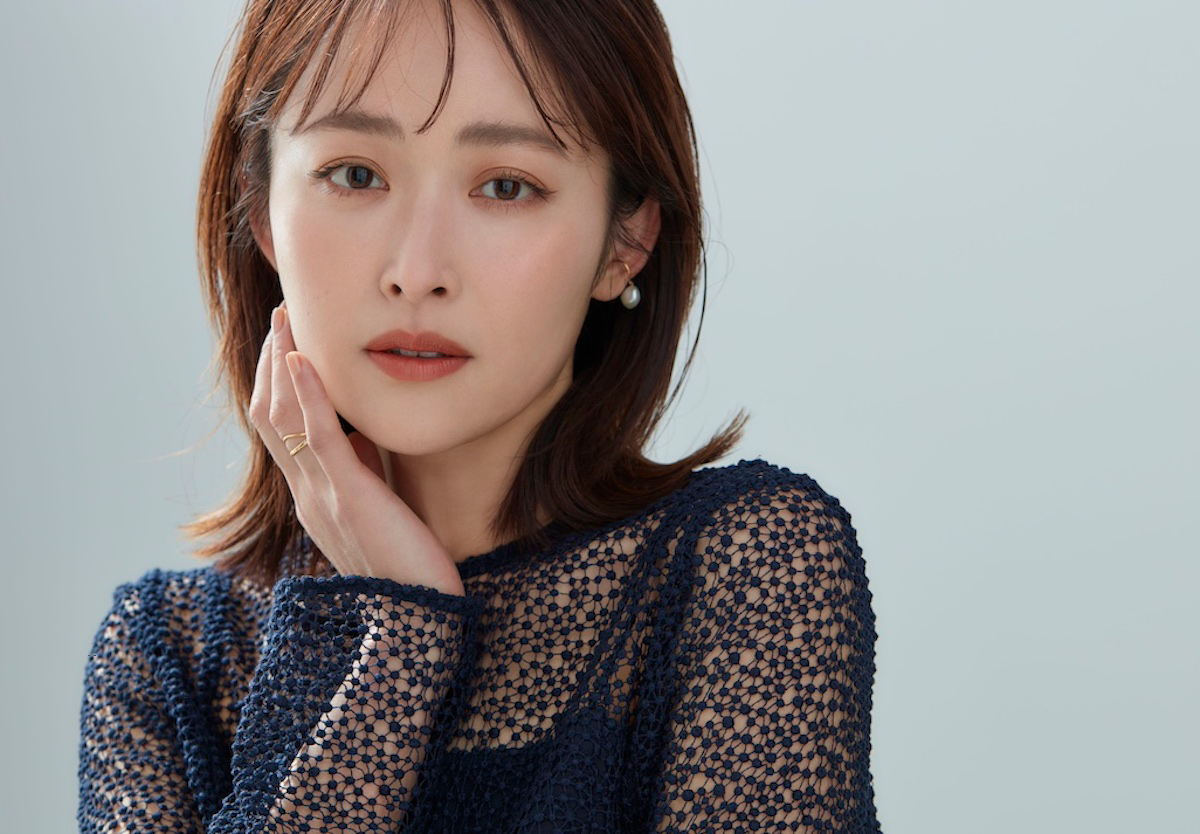 透明感を出そうとすると白浮きする→寒色カラーをベースメイクに仕込んで