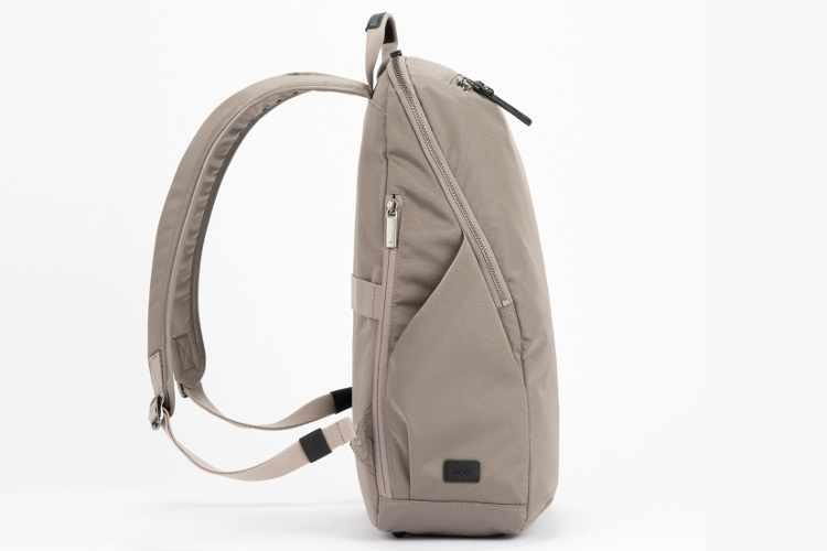 【ace.】ルフィラ ベージュのサイドからの写真